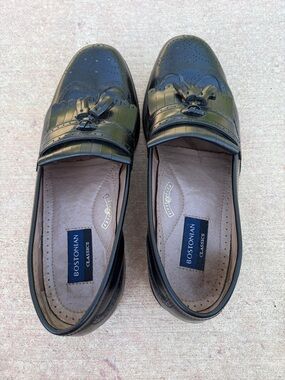 Bostonian Black Leather Kiltie Tassel Loafers